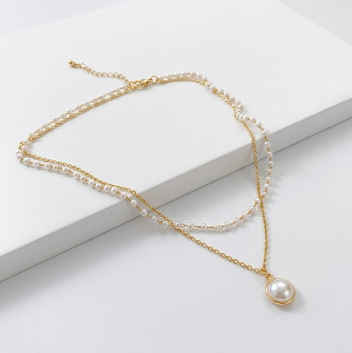 "Gold Bow Pearl Crystal Wreath Stud Earrings — Aesthetic Korean Style